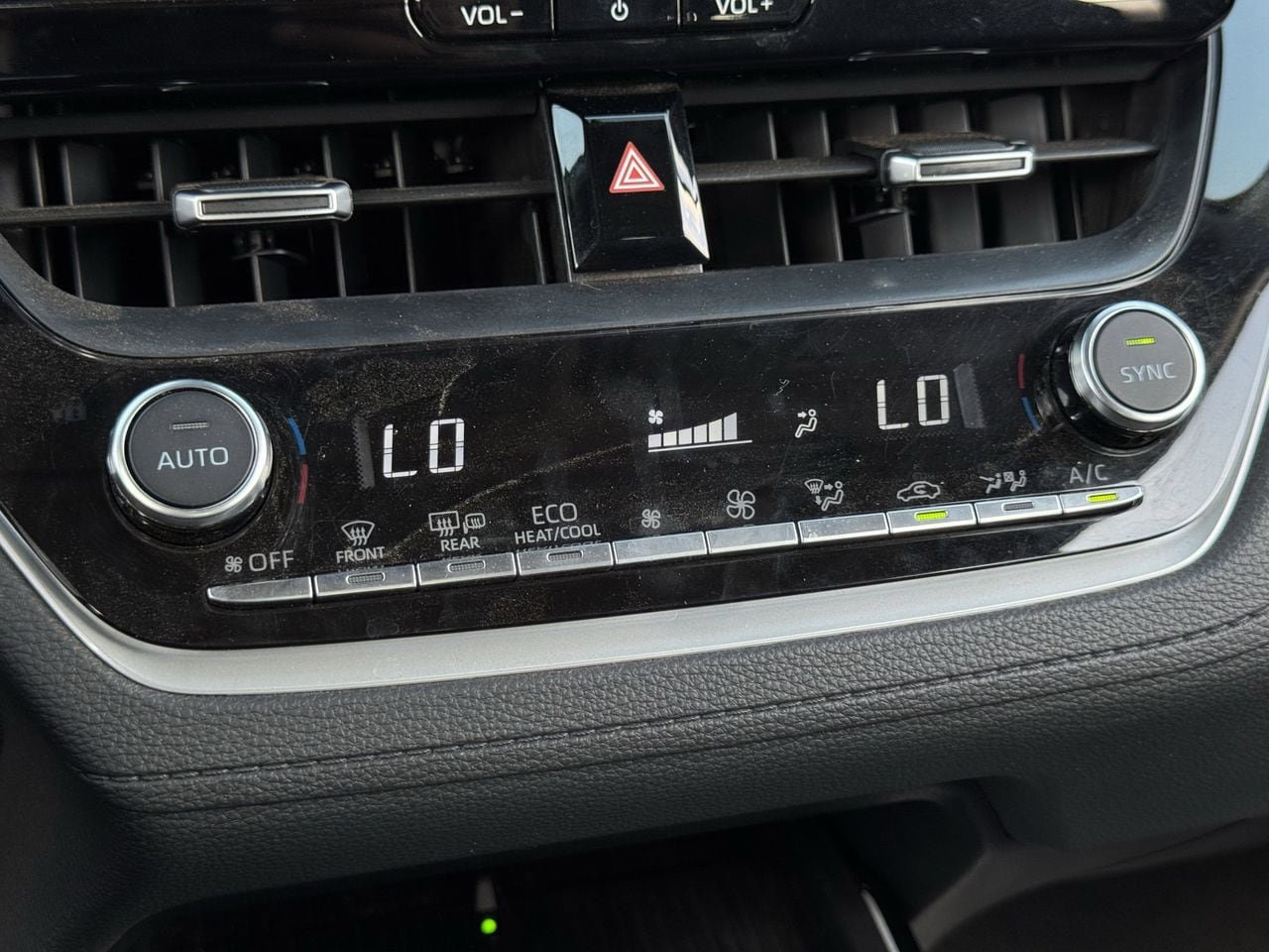 Used 2026 Toyota Corolla Cross XLE w/ Convenience Package FWD image 18