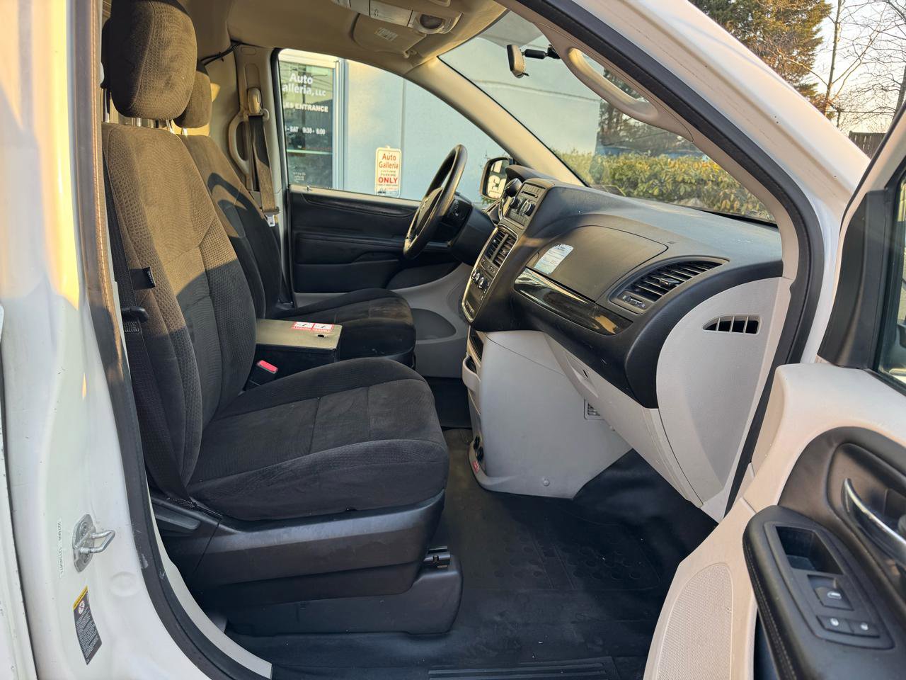 Used 2013 RAM C/V Tradesman image 18