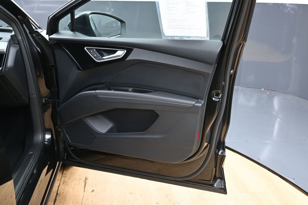 Used 2023 Audi Q4 e-tron Premium Plus w/ Premium Plus AWD/4WD image 39