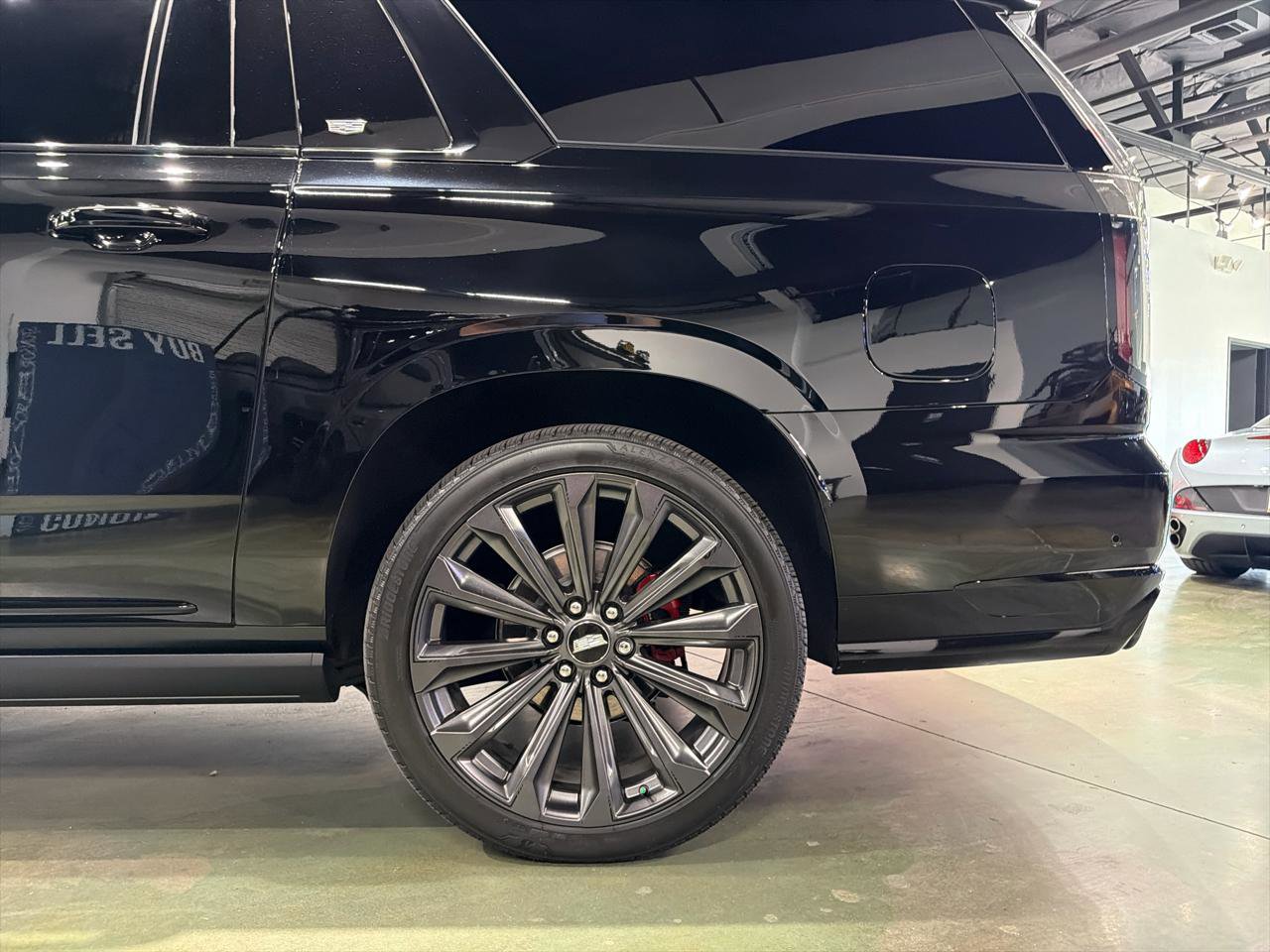 Used 2026 Cadillac Escalade ESV V image 5