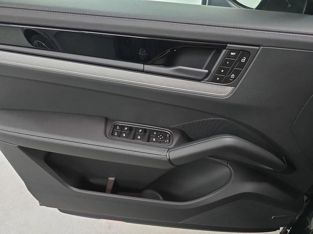 New 2026 Porsche Cayenne S AWD/4WD image 22