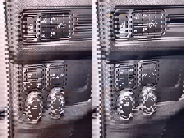 Used 2023 Chevrolet Tahoe LT w/ Luxury Package AWD/4WD image 29