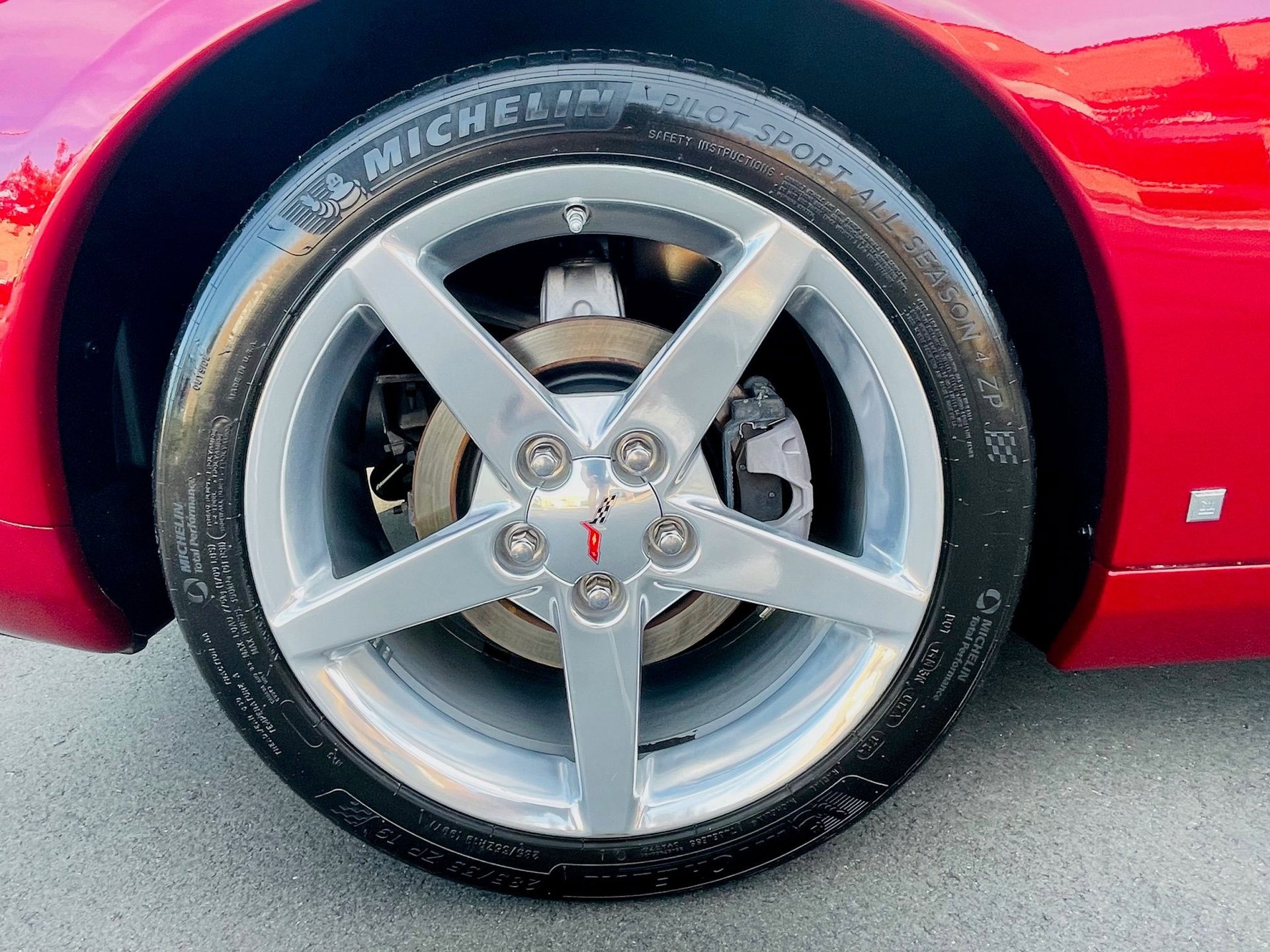 Used 2006 Chevrolet Corvette Convertible w/ Preferred Equipment Group RWD image 25