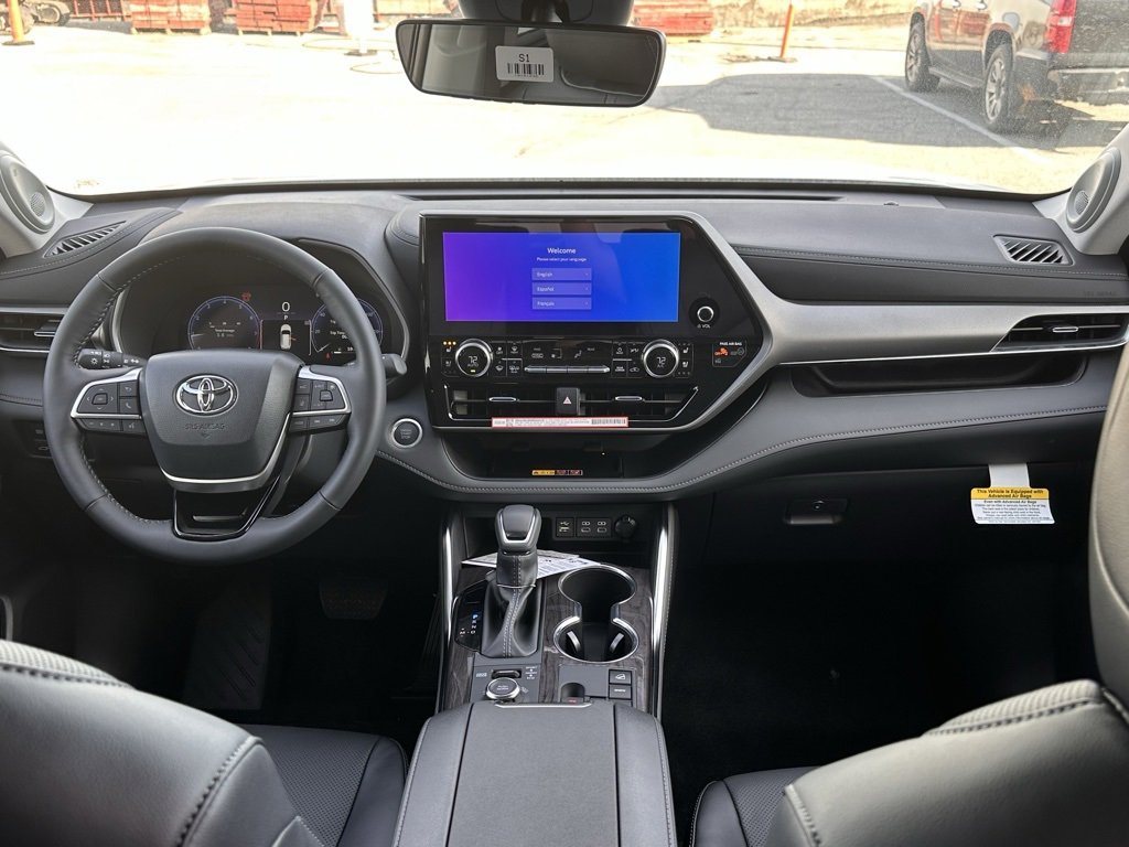 New 2026 Toyota Highlander Limited image 19