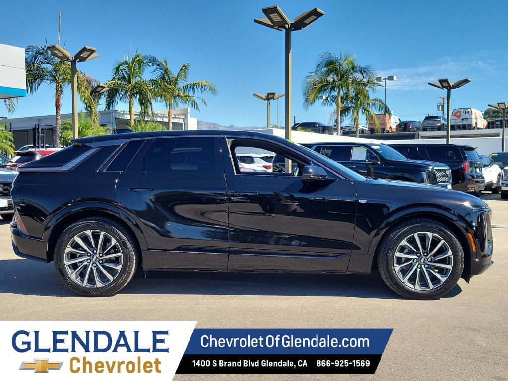 Used 2024 Cadillac Lyriq Sport AWD/4WD image 2