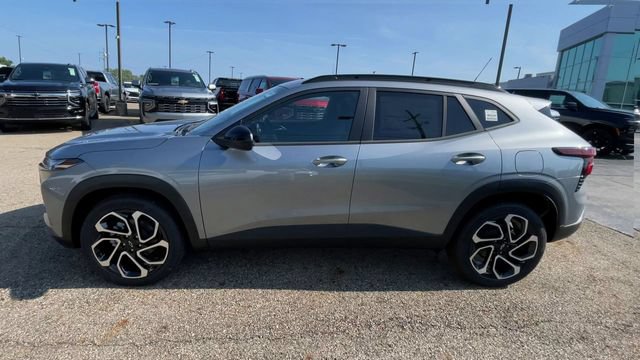 New 2026 Chevrolet Trax RS w/ Sunroof Package FWD image 7