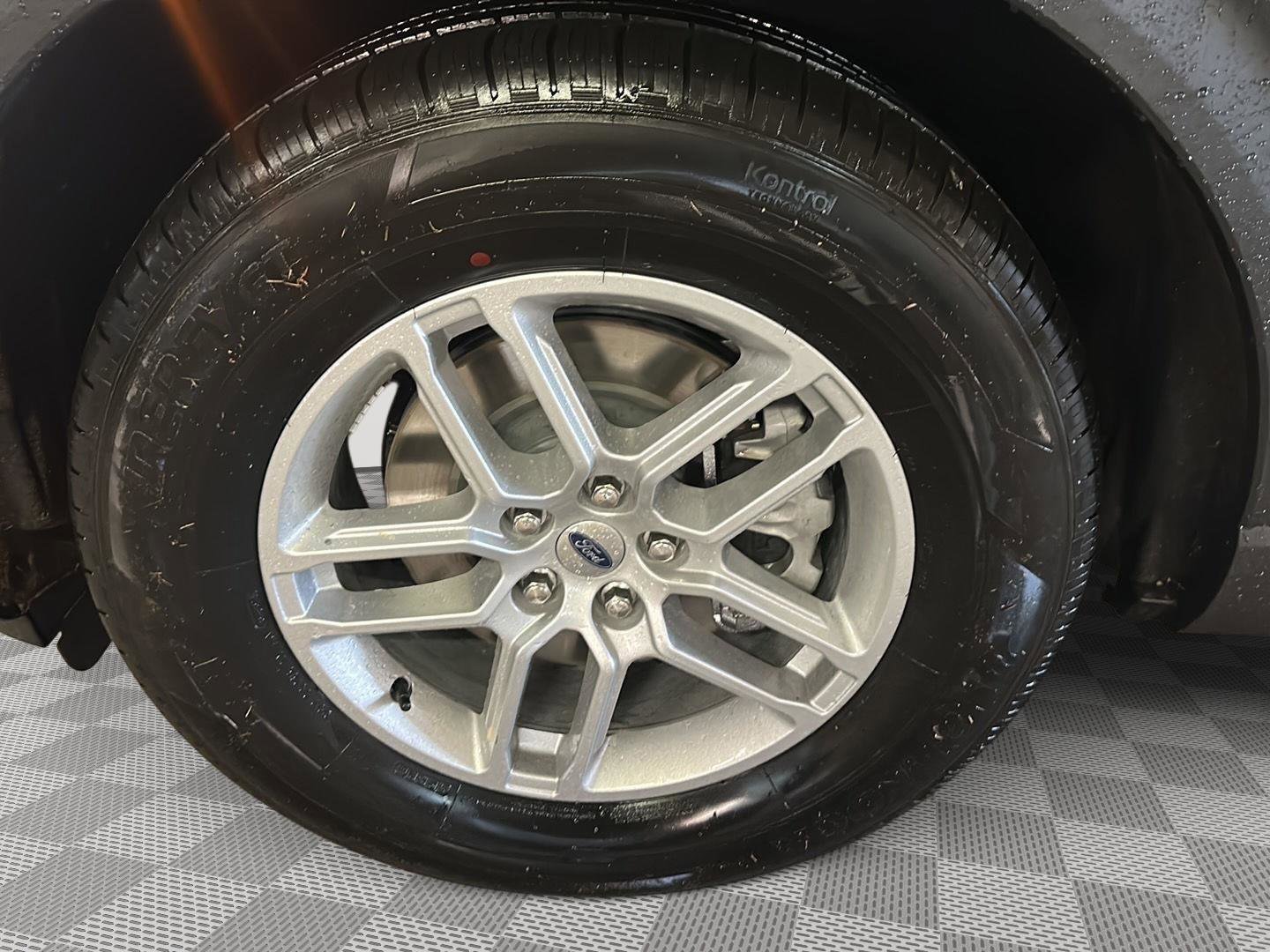 New 2025 Ford Explorer Active w/ Active Comfort Package image 9