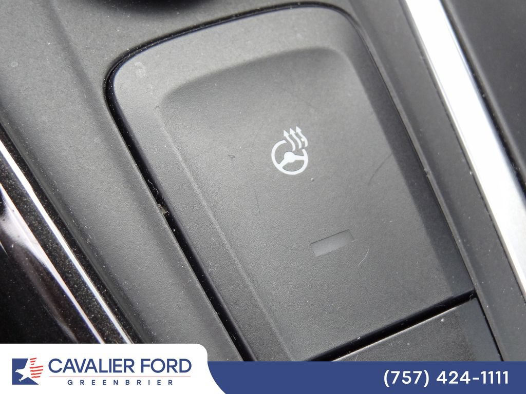 Used 2015 Ford Focus Titanium w/ Titanium Cold Weather Package FWD image 17