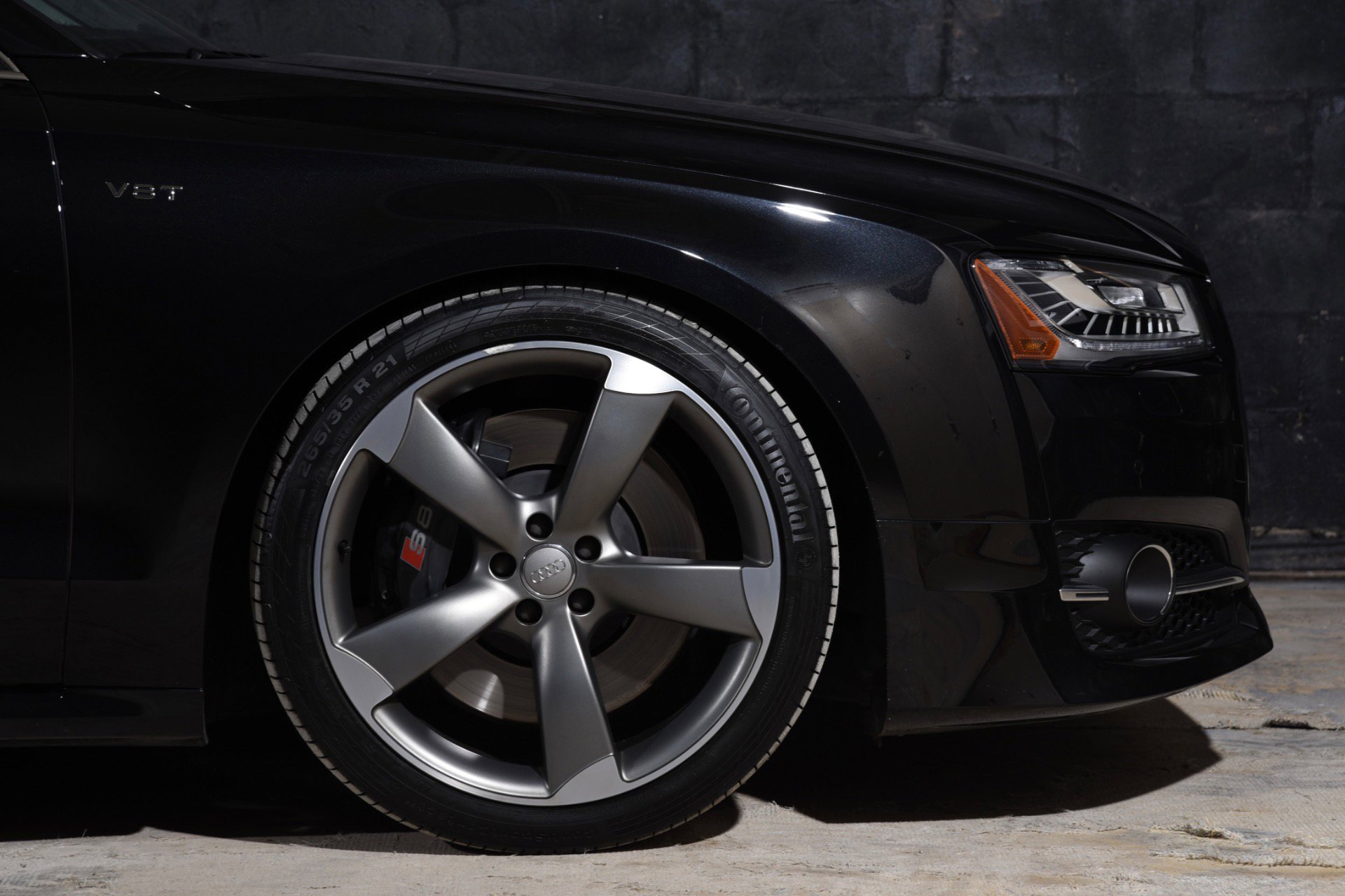 Used 2015 Audi S8 image 38