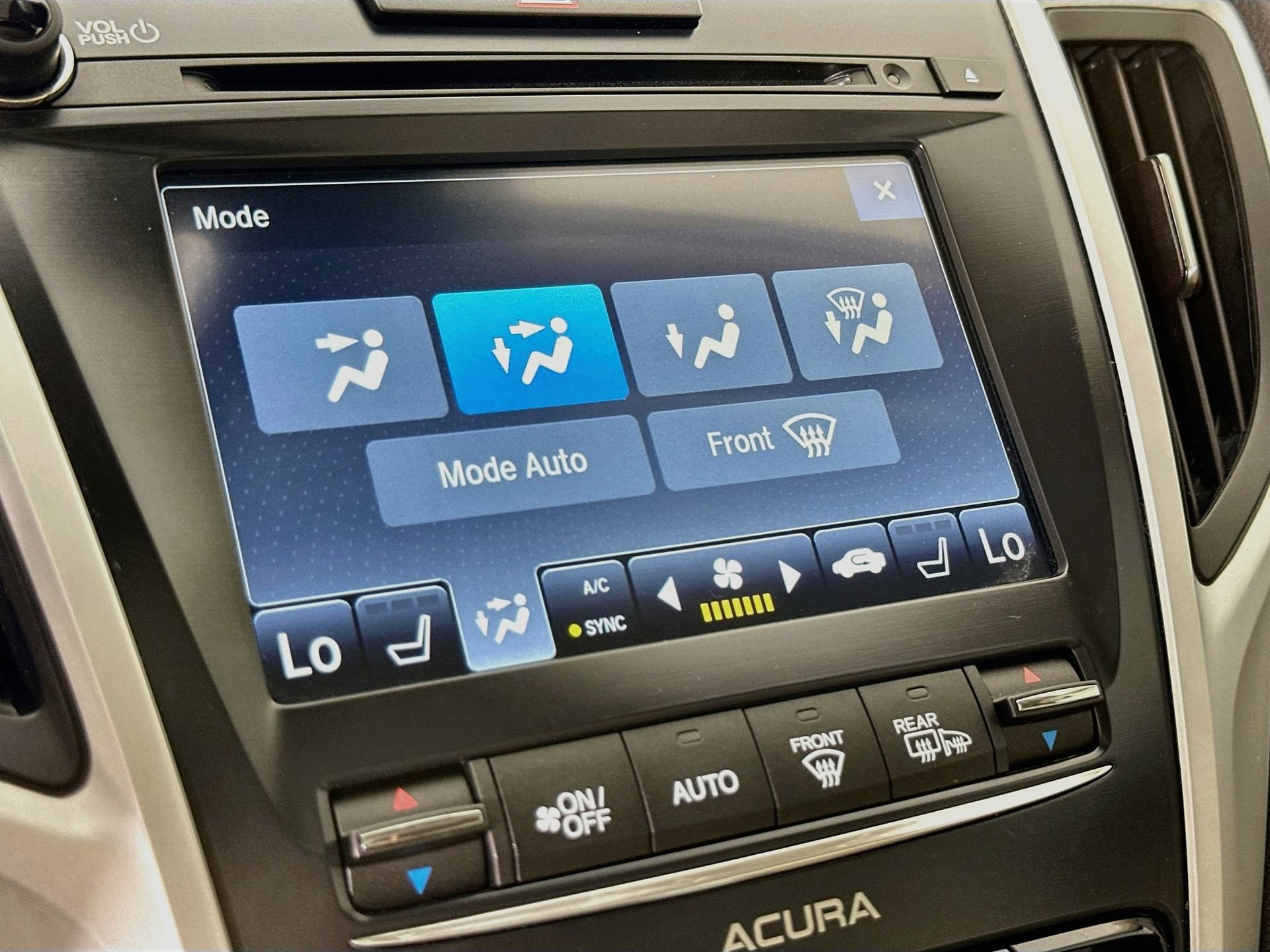 Used 2018 Acura TLX w/ Technology Package FWD image 17