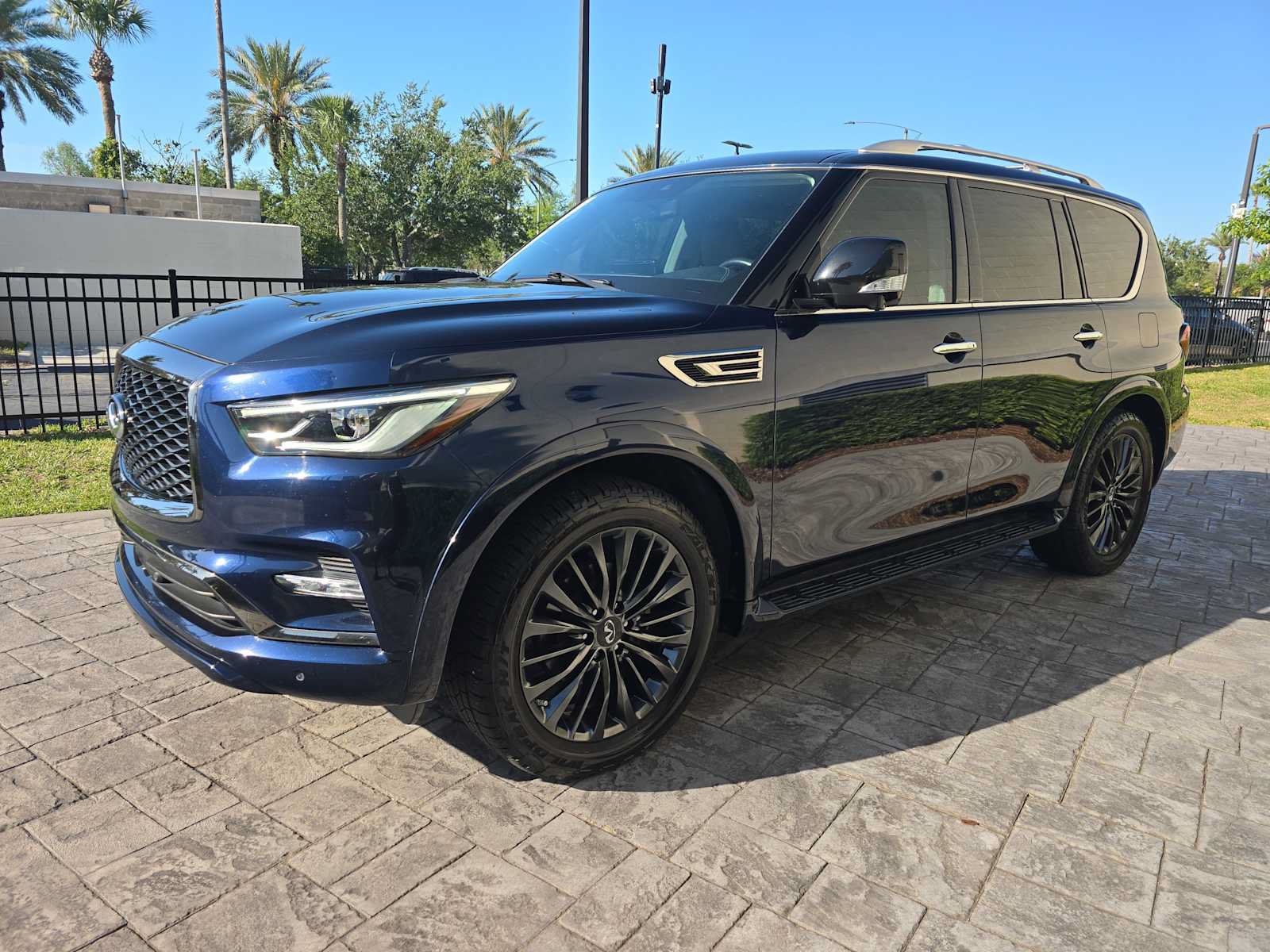Used 2023 INFINITI QX80 Premium Select w/ Cargo Package RWD image 7