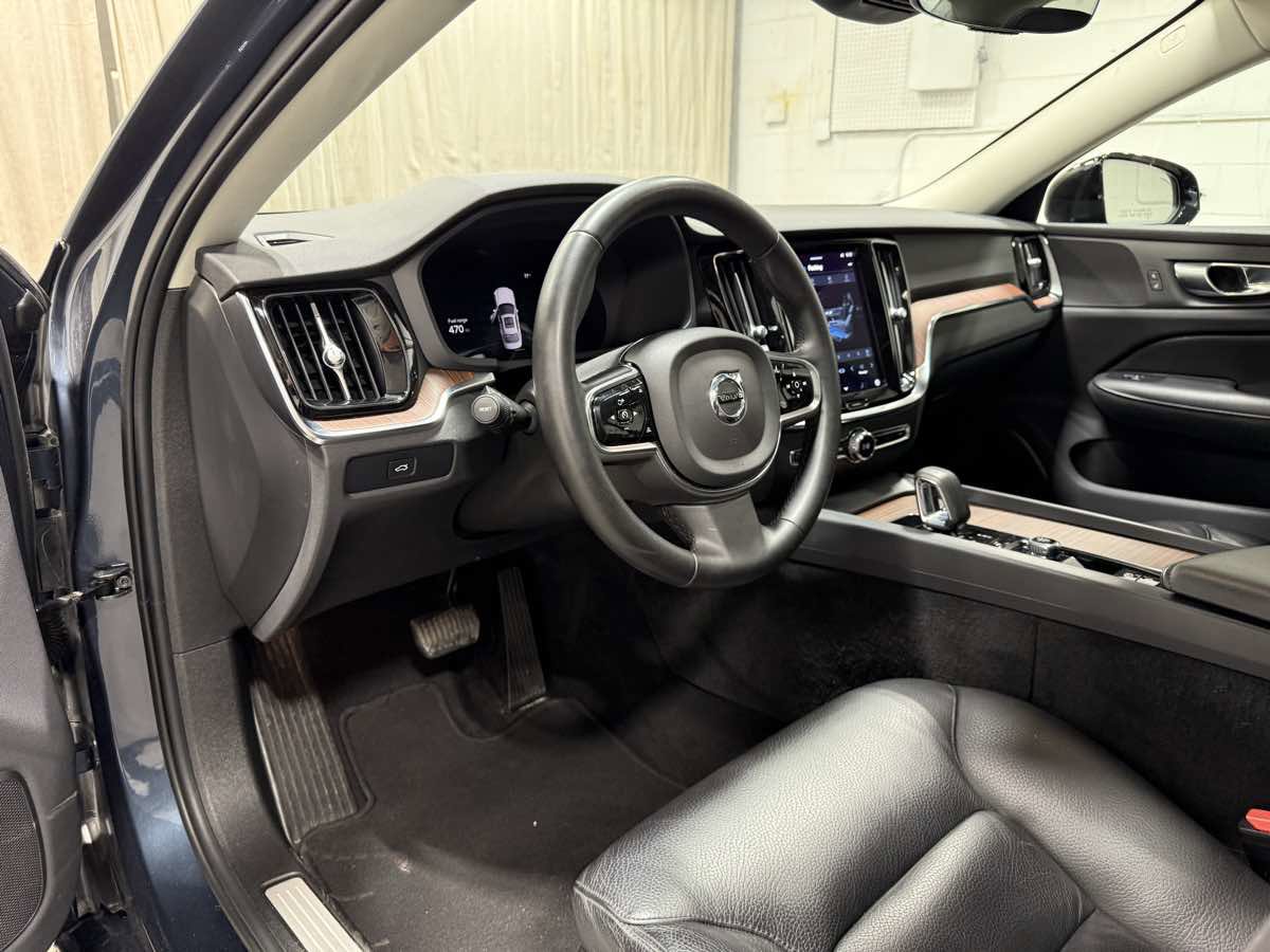 Used 2024 Volvo S60 B5 Plus image 10