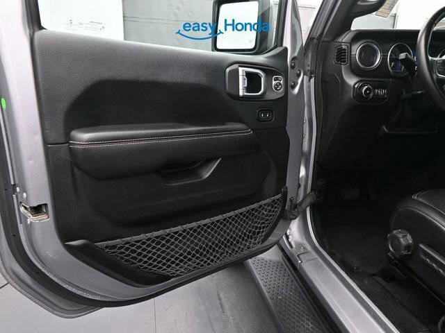 Used 2019 Jeep Wrangler Unlimited Sahara w/ Cold Weather Group image 17