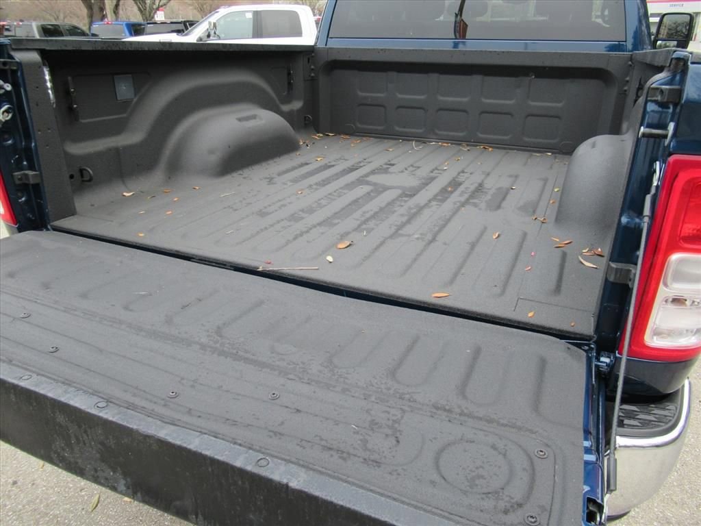 Used 2024 RAM 2500 Big Horn w/ Bed Utility Group image 9