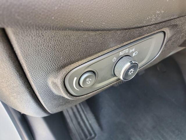 Used 2019 Chevrolet Equinox LT w/ Driver Convenience Package FWD image 24
