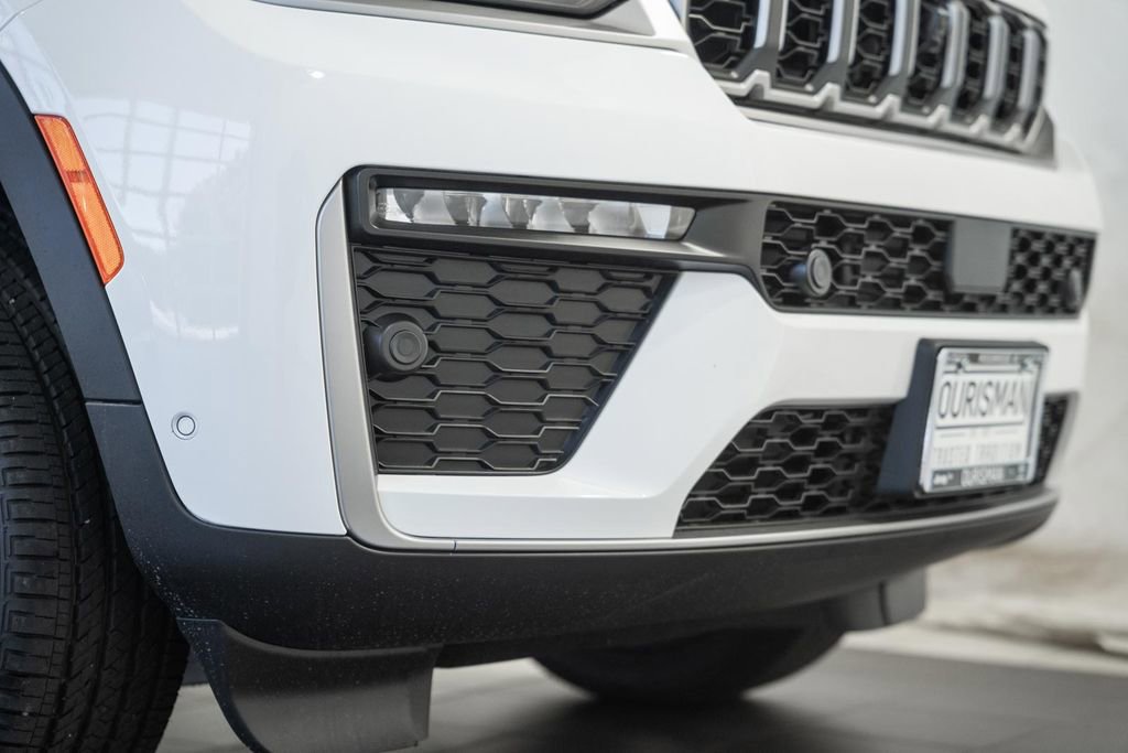 New 2026 Jeep Grand Cherokee Limited AWD/4WD image 13
