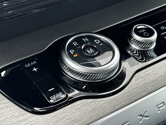 Used 2025 Ford Expedition Platinum image 22