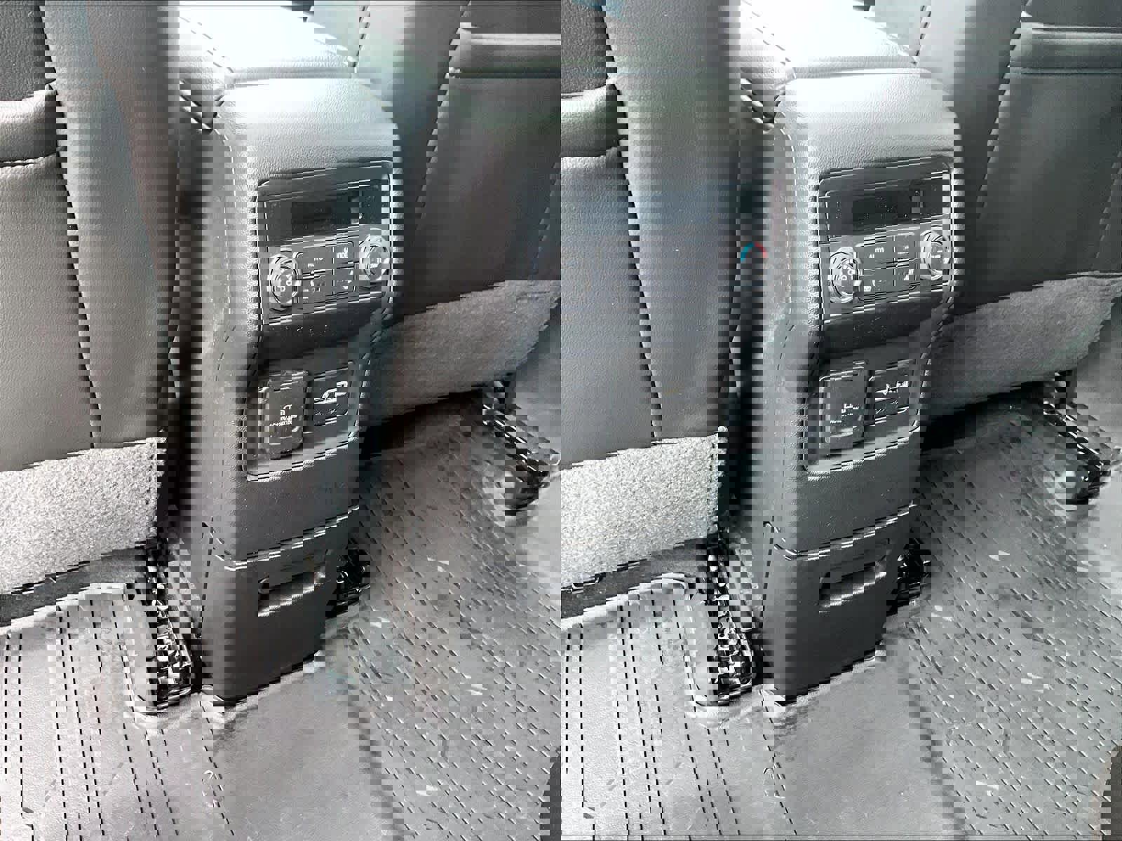 Used 2023 GMC Acadia Denali w/ Denali Ultimate Package AWD/4WD image 28