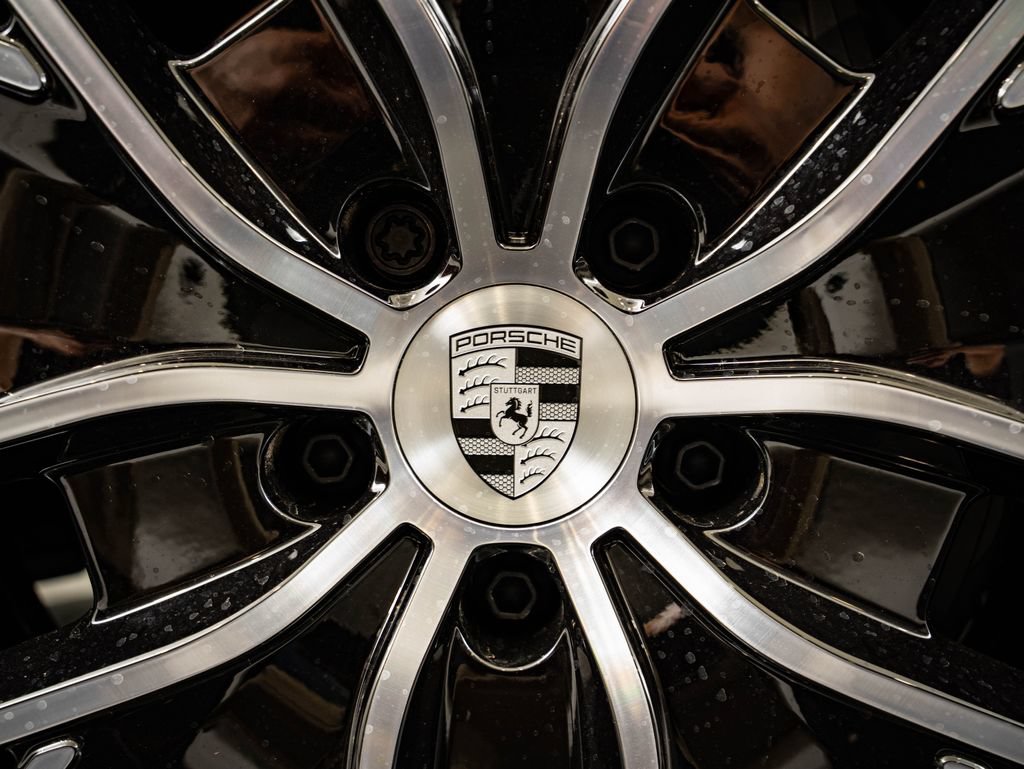 New 2026 Porsche Macan 4 Electric AWD/4WD image 13