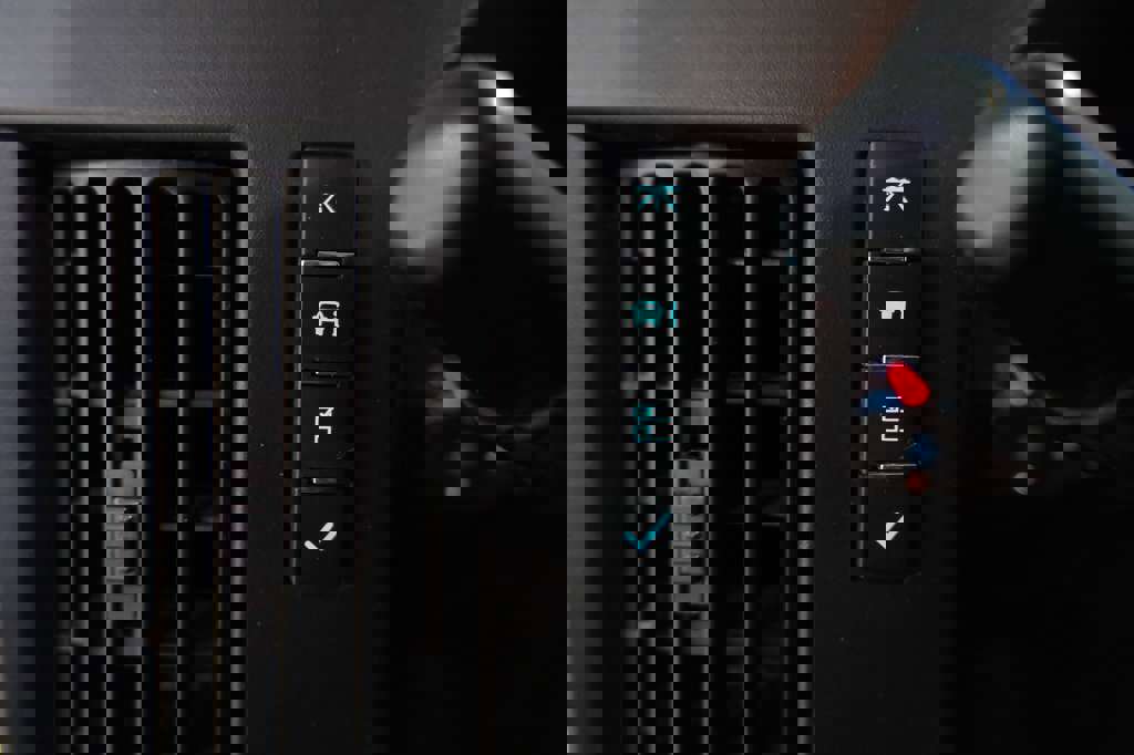 Used 2021 Chevrolet Express 3500 Extended w/ Driver Convenience Package image 22