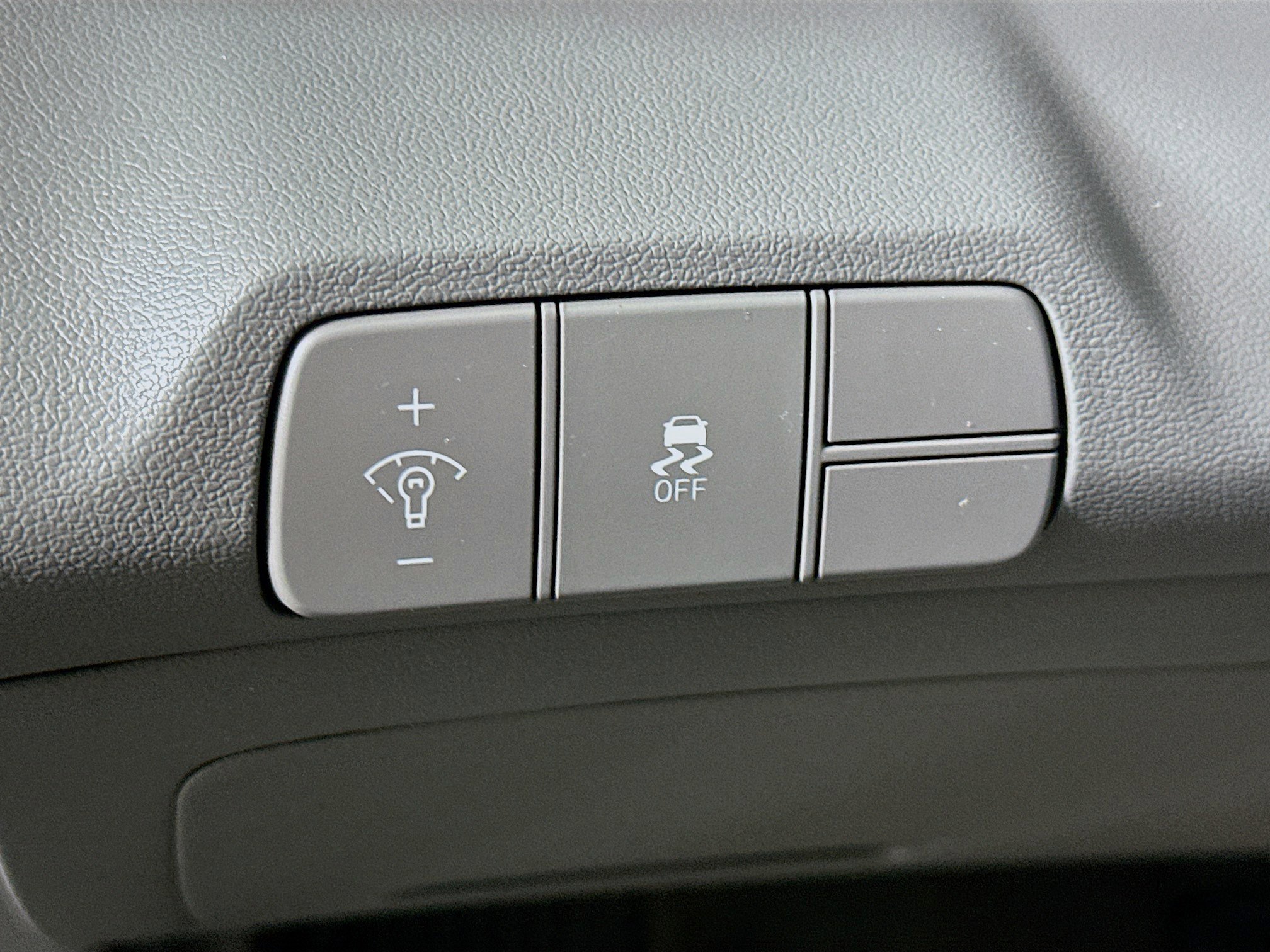 Used 2025 Hyundai Elantra SEL FWD image 17