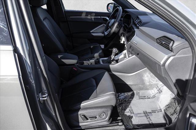 Used 2025 Audi Q3 2.0T Premium image 25