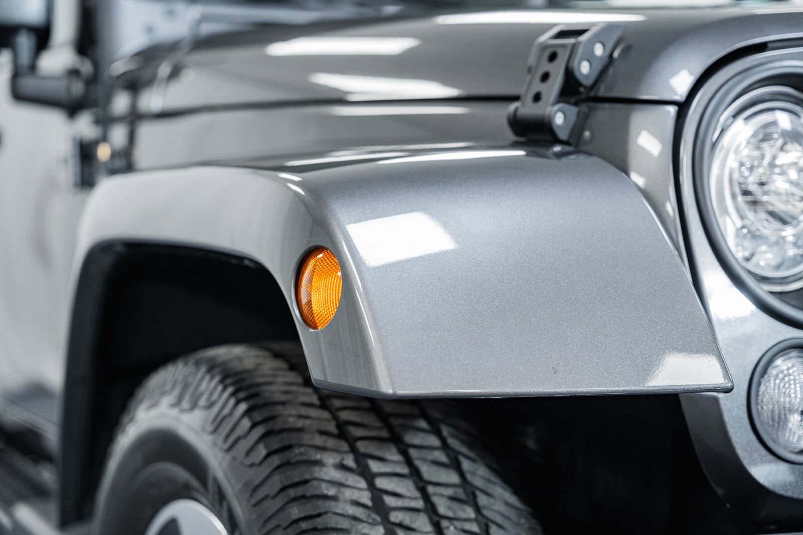 Used 2018 Jeep Wrangler Unlimited Sahara w/ Connectivity Group image 14