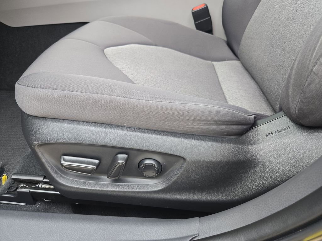 Used 2022 Toyota Camry LE FWD image 23