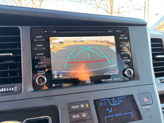 Used 2020 Toyota Sienna XLE image 28
