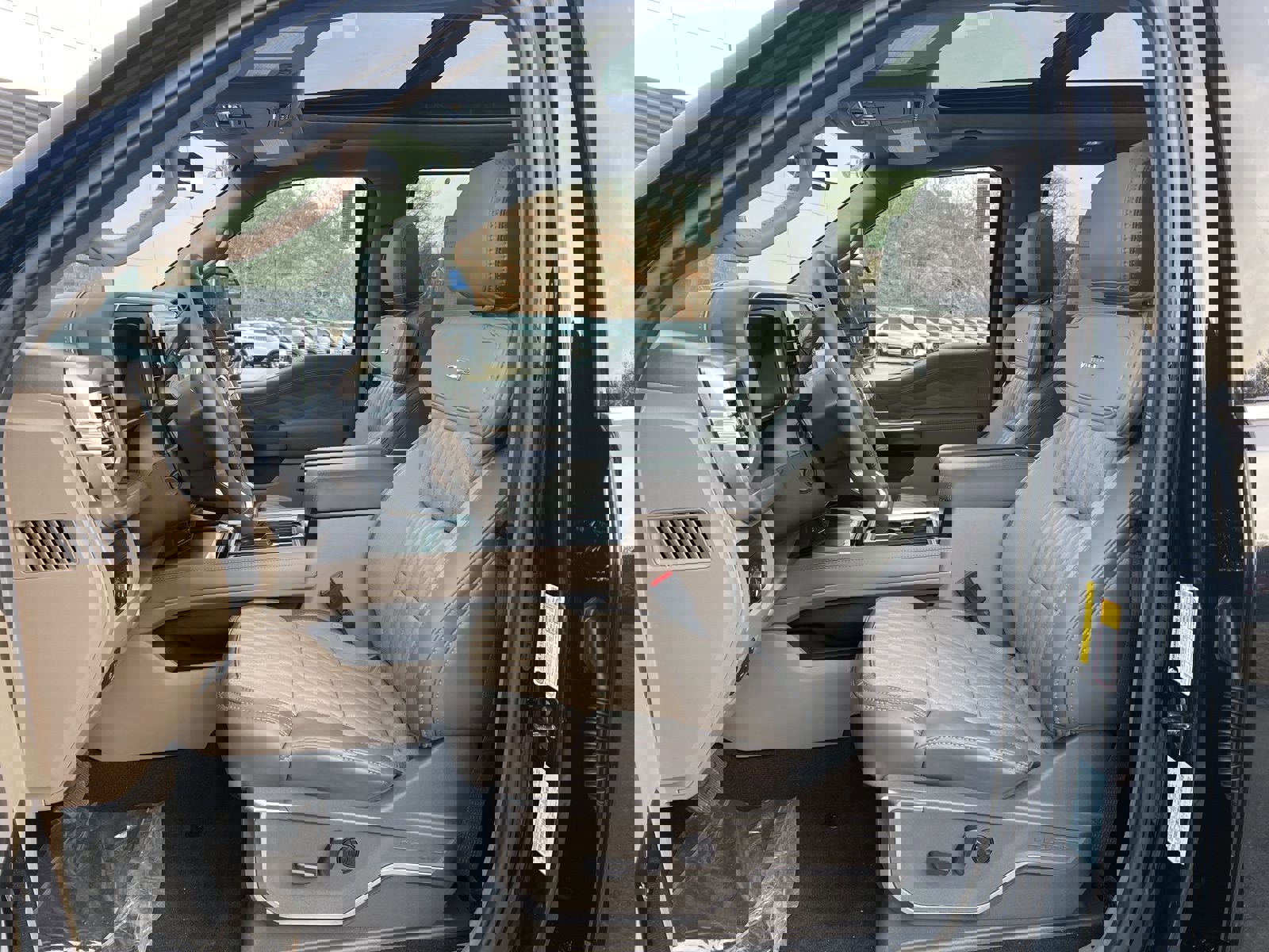 New 2026 Ford F350 Platinum w/ Platinum Plus Package image 21