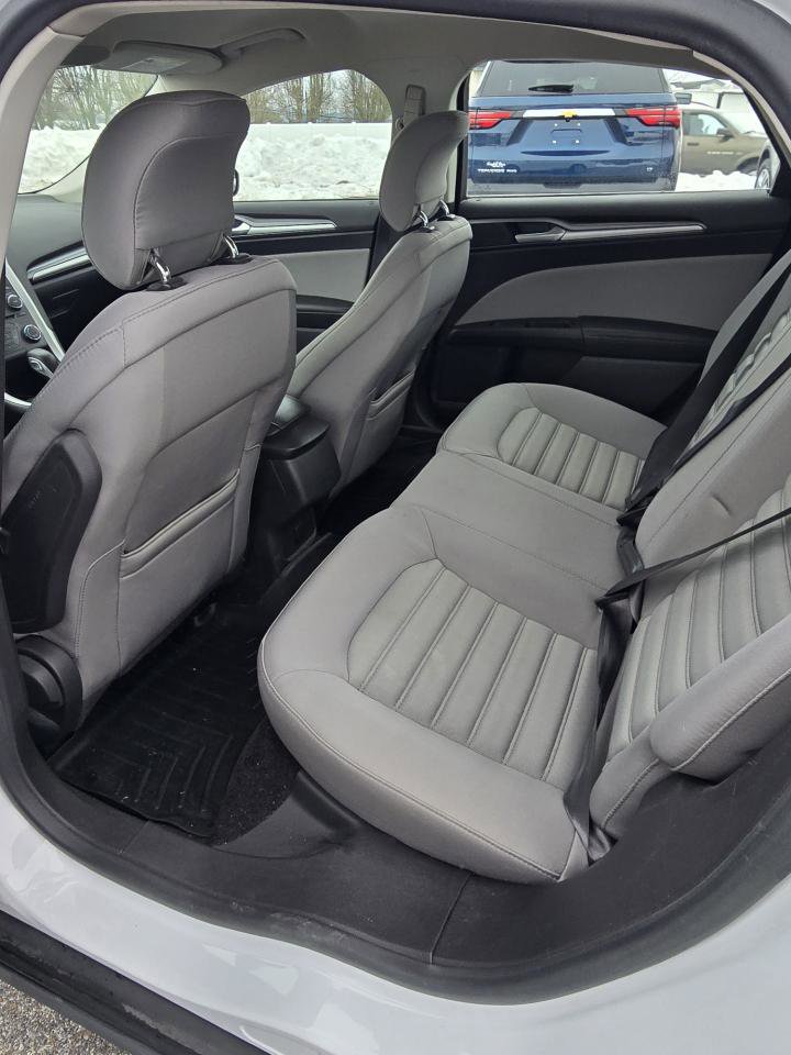 Used 2015 Ford Fusion S image 9