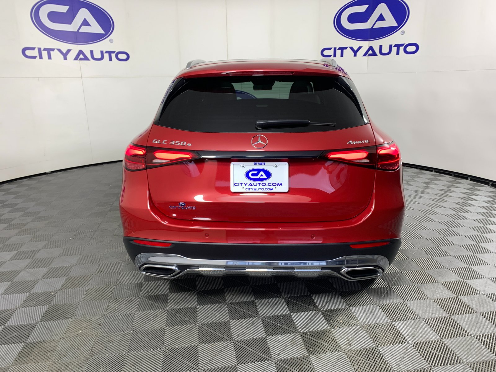 Used 2026 Mercedes-Benz GLC 350e 4MATIC image 4
