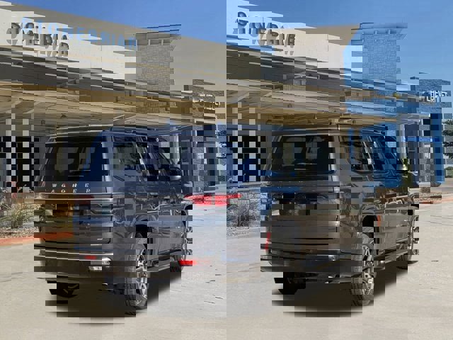 Used 2023 Jeep Wagoneer Series III w/ Convenience Group I image 5