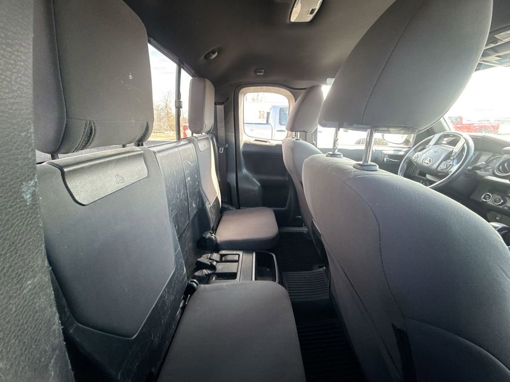 Used 2018 Toyota Tacoma TRD Off-Road image 12