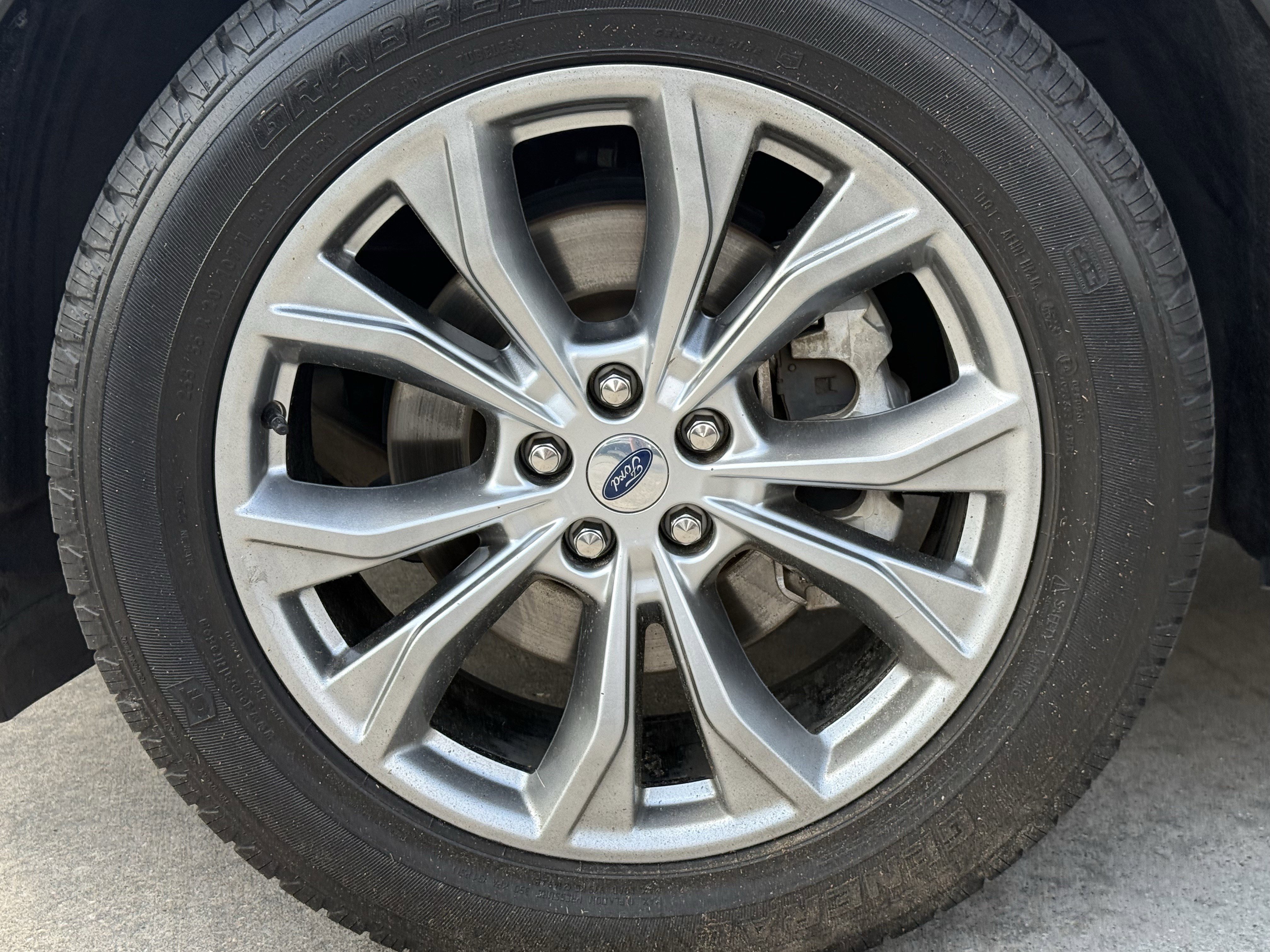 Used 2022 Ford Explorer Limited image 12