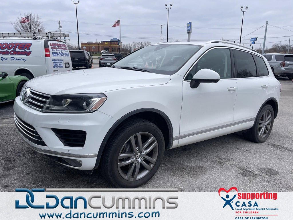 Used 2016 Volkswagen Touareg Sport image 1