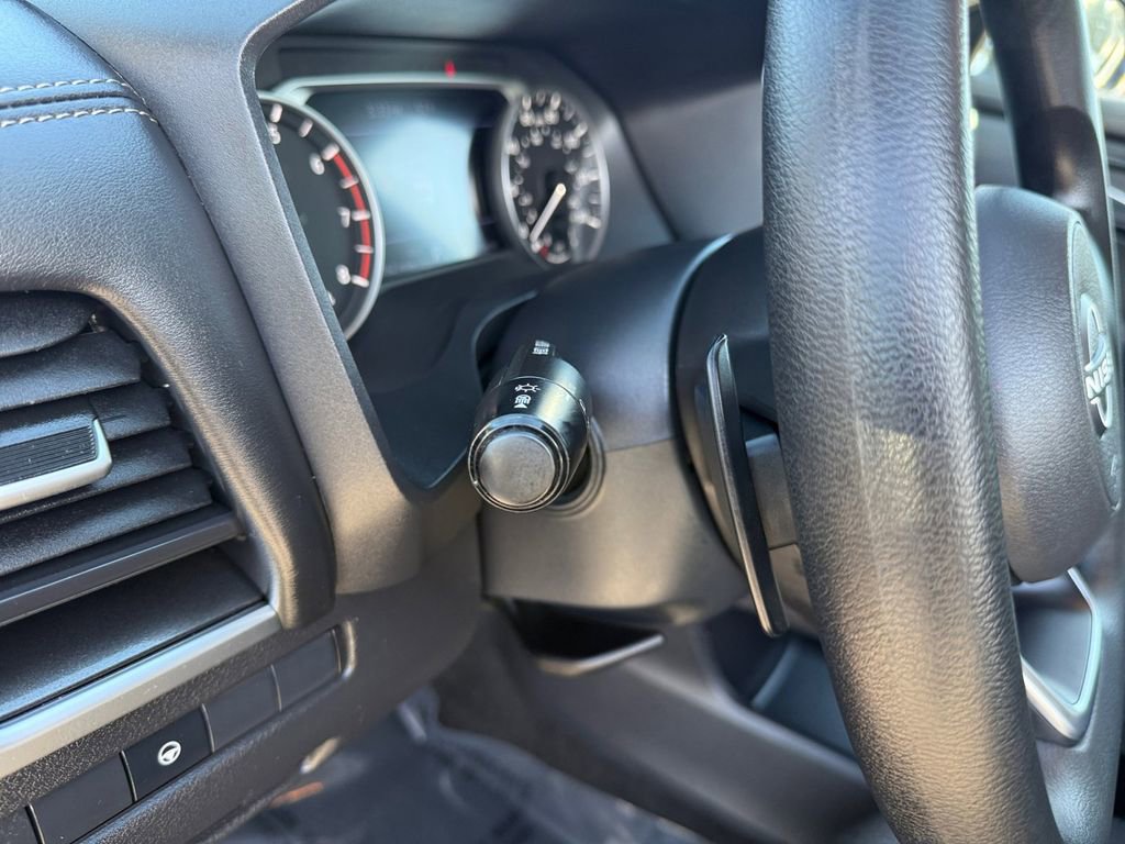 Used 2024 Nissan Rogue SV image 14