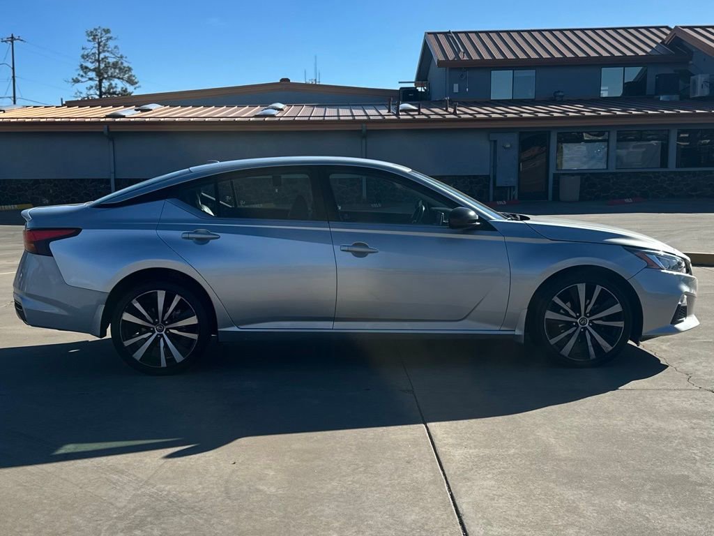Used 2022 Nissan Altima 2.5 SR image 2