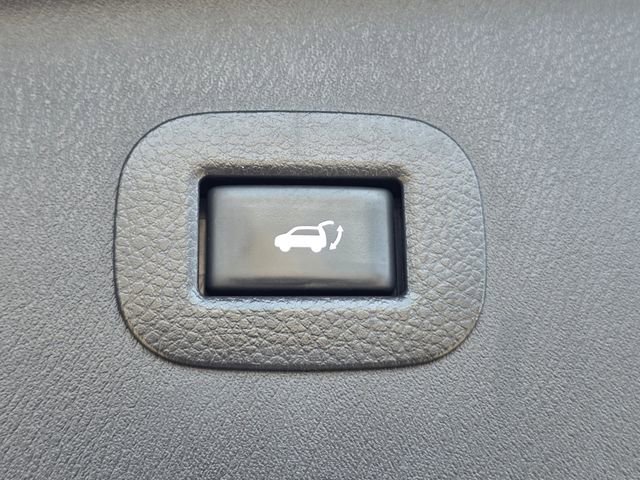 Used 2020 Nissan Armada Platinum w/ Interior Lighting Package image 11