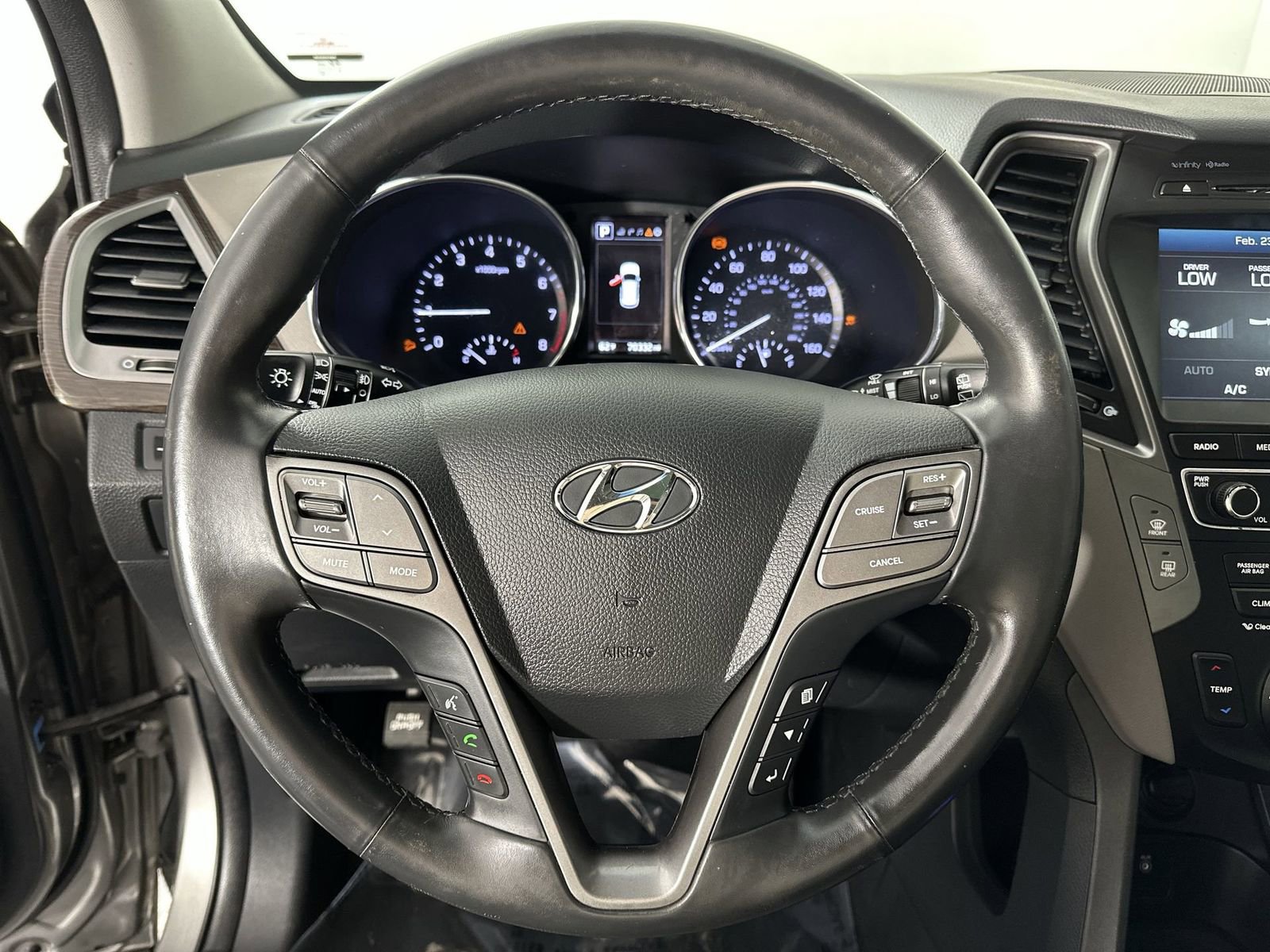 Used 2017 Hyundai Santa Fe Sport FWD image 14