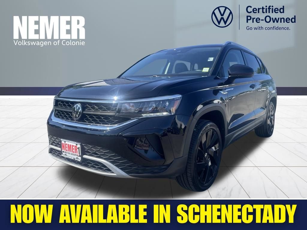 Used 2024 Volkswagen Taos SE AWD/4WD image 1