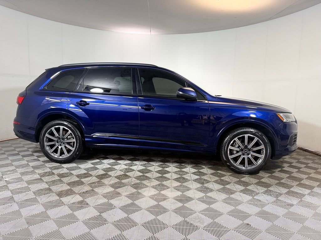 Used 2023 Audi Q7 2.0T Premium Plus w/ Premium Plus Package AWD/4WD image 8