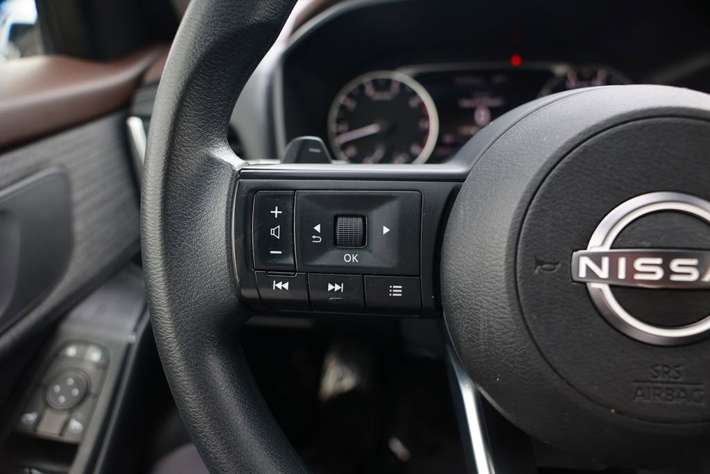 Used 2023 Nissan Rogue S FWD image 22