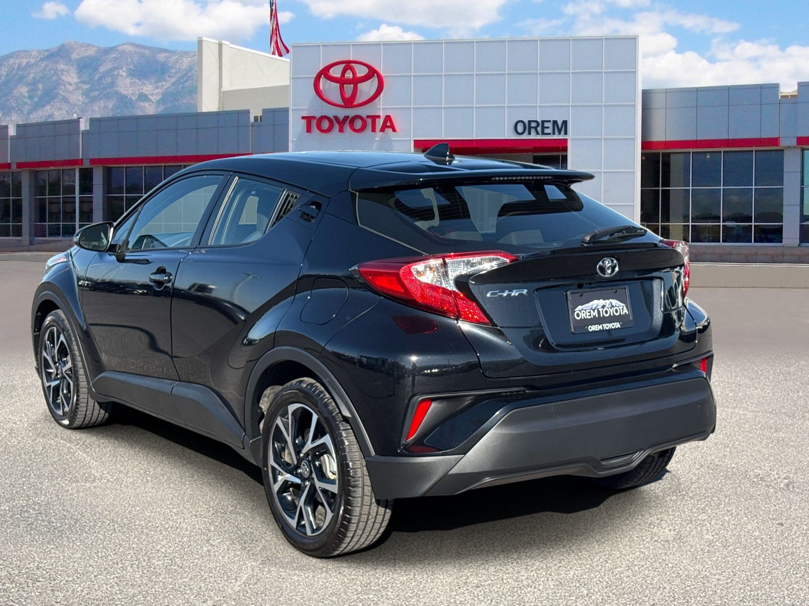 Used 2021 Toyota C-HR XLE FWD image 5