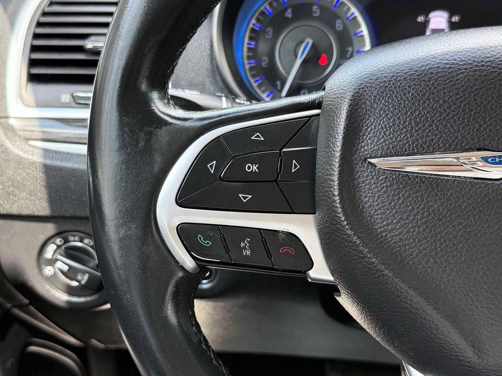 Used 2015 Chrysler 300 Limited w/ Driver Convenience Group image 37