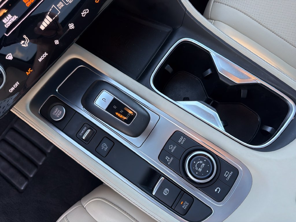 Used 2024 INFINITI QX60 Luxe w/ Performance Audio Package FWD image 27