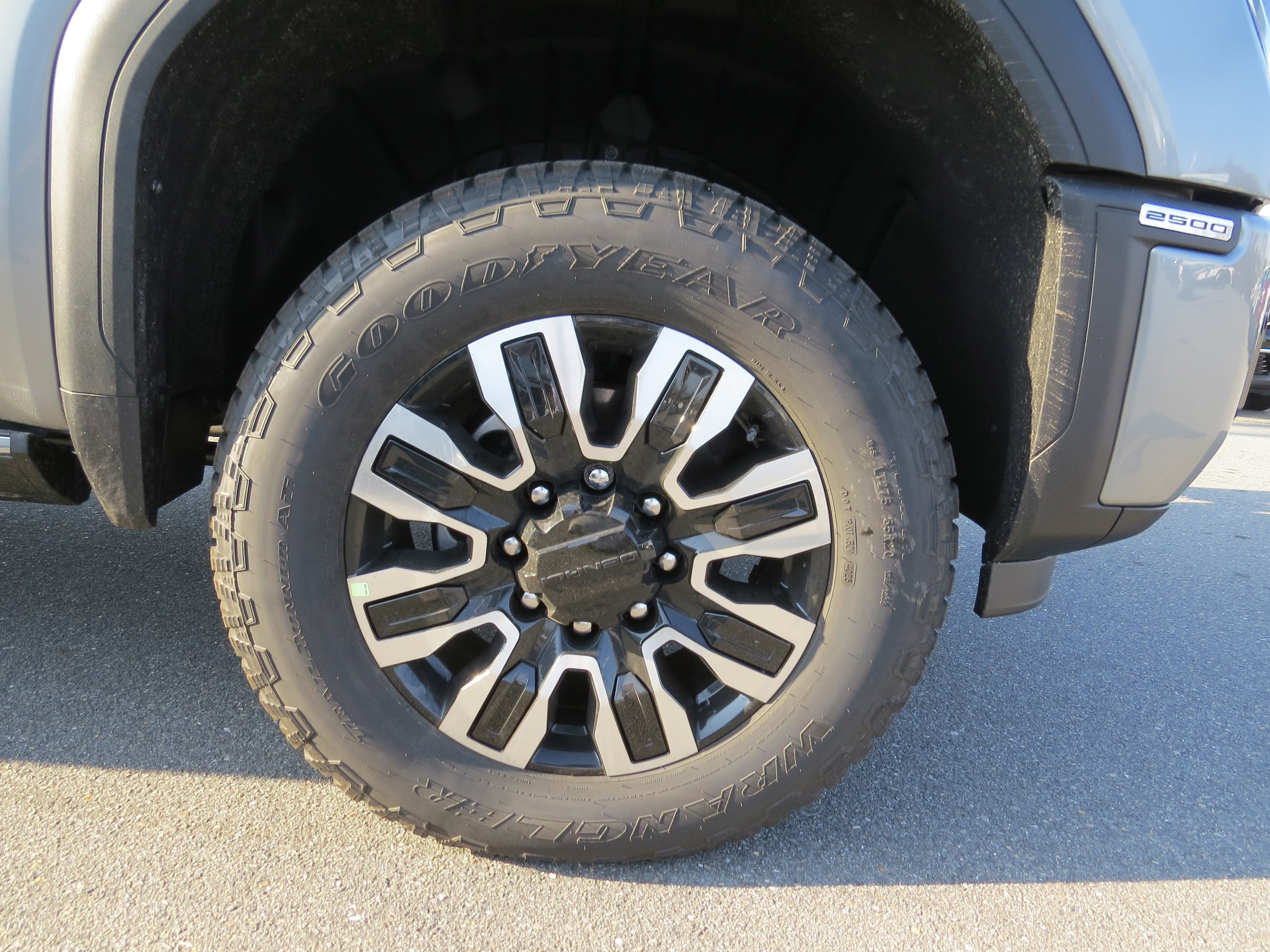 New 2026 GMC Sierra 2500 Denali Ultimate w/ Max Trailering Package image 12