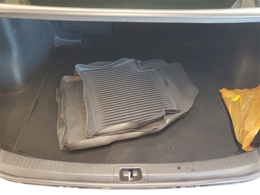 Used 2022 Toyota Corolla LE image 8