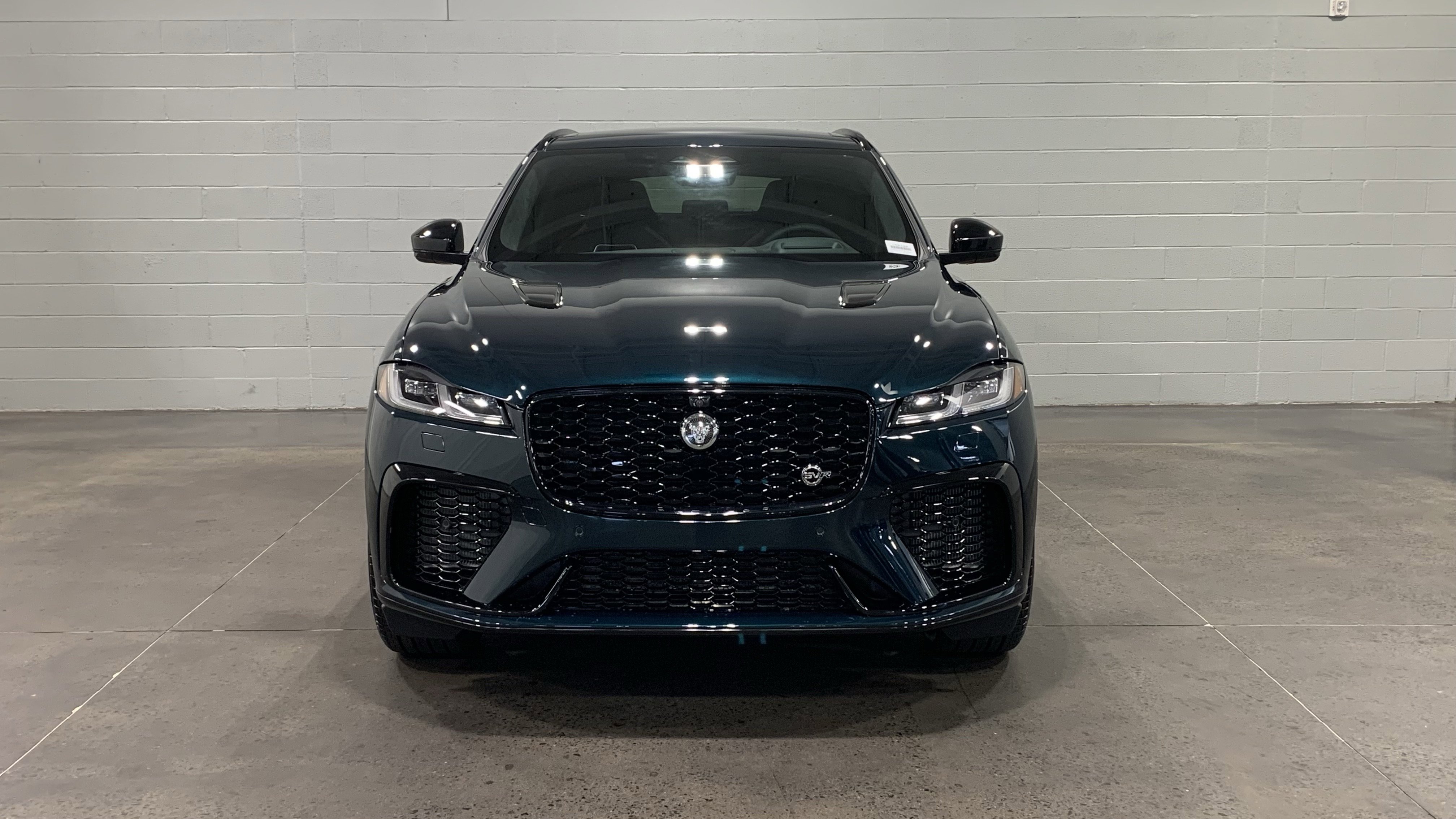 New 2026 Jaguar F-PACE SVR 575 Edition image 9