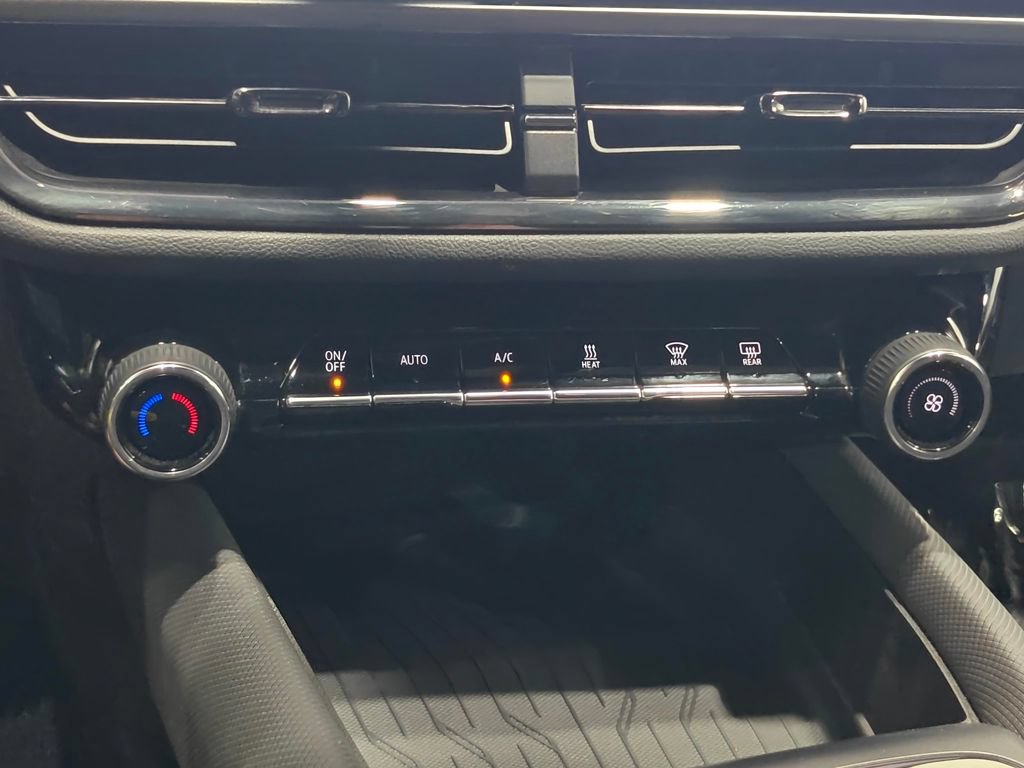 Used 2024 Chevrolet Equinox EV RS FWD image 56